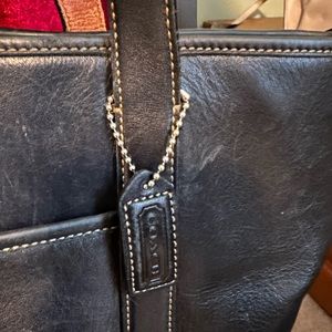 Coach bag that can be used as a laptop bag, work bag or shoulder bag